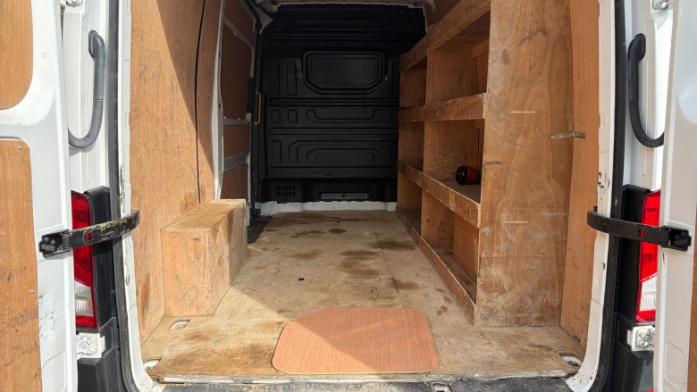 Volkswagen Crafter Cr35 Mwb Diesel 2.0 TDI 102PS Startline High Roof Van
